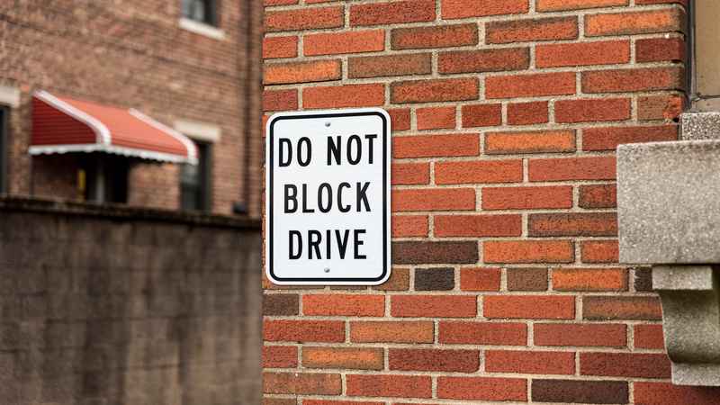 Blocked driveway: Dos and Don'ts 