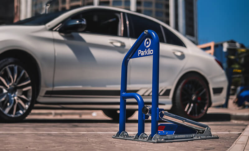 Automatic parking barrier
