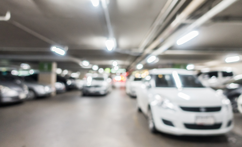 Environmental impact of traffic in parking garages 