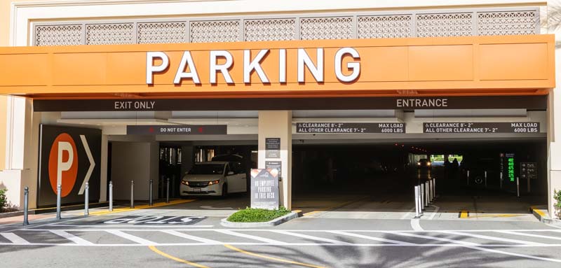 Charging non-visitors of a shopping mall for parking abuse